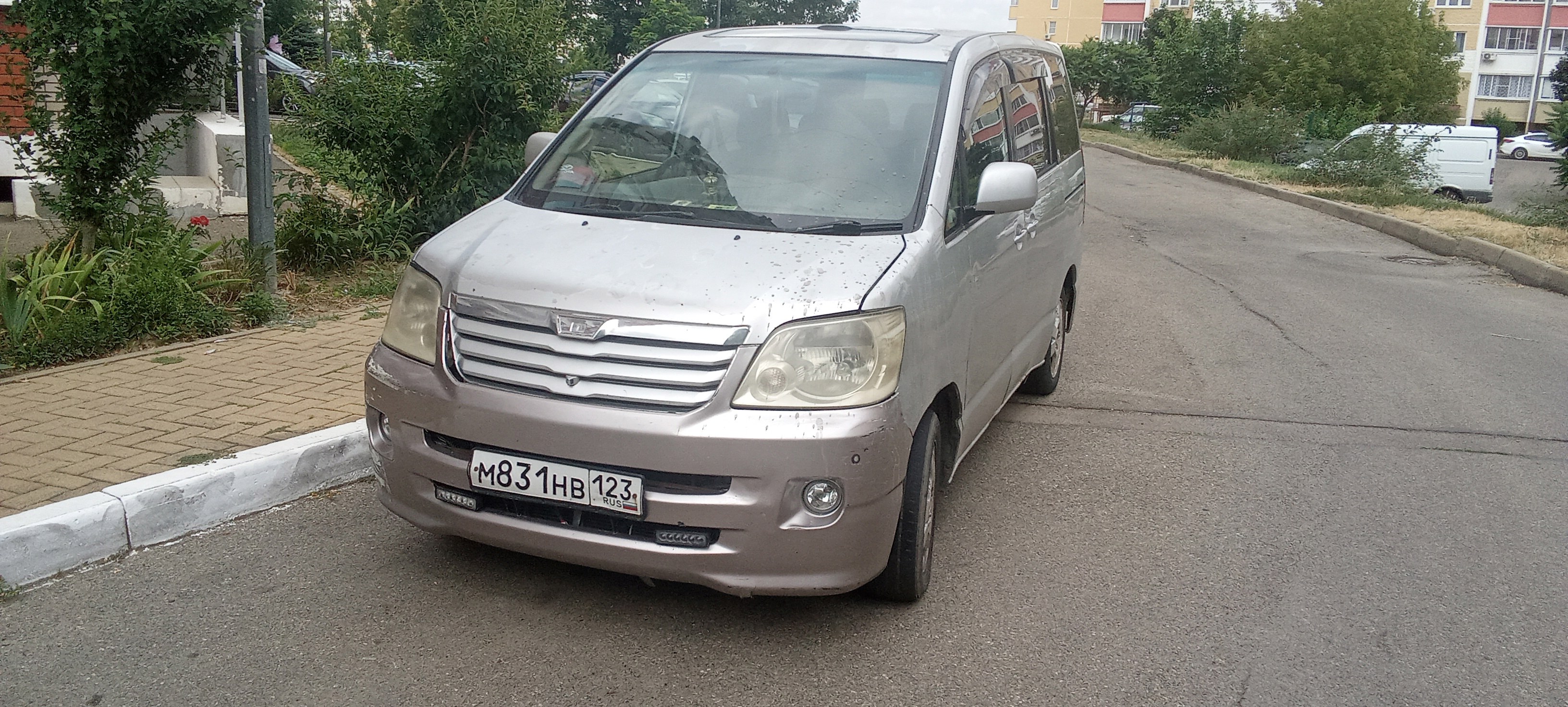 Автомобиль 2002 Toyota Noah, поездка Москва — Краснодар