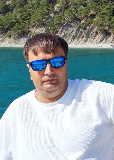 Водитель Илья Сухарев