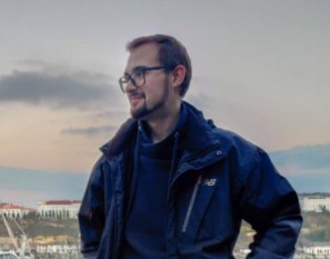 Водитель Эдуард Пл