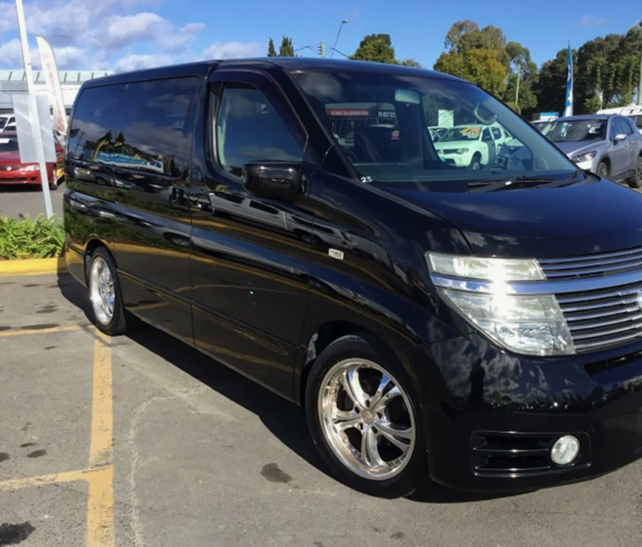 Автомобиль 2005 Nissan Elgrand, поездка Санкт-Петербург — Москва