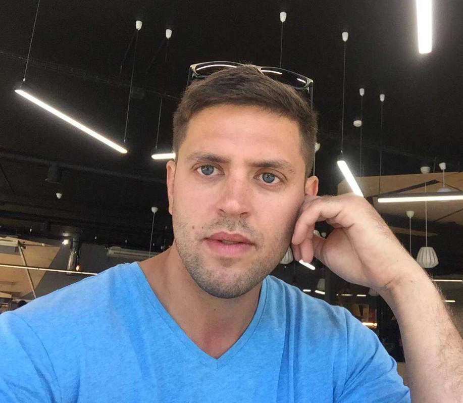 Водитель Виктор Сидоров
